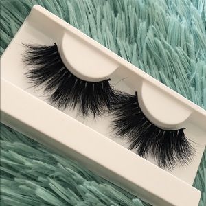 Dramatic Eyelashes.